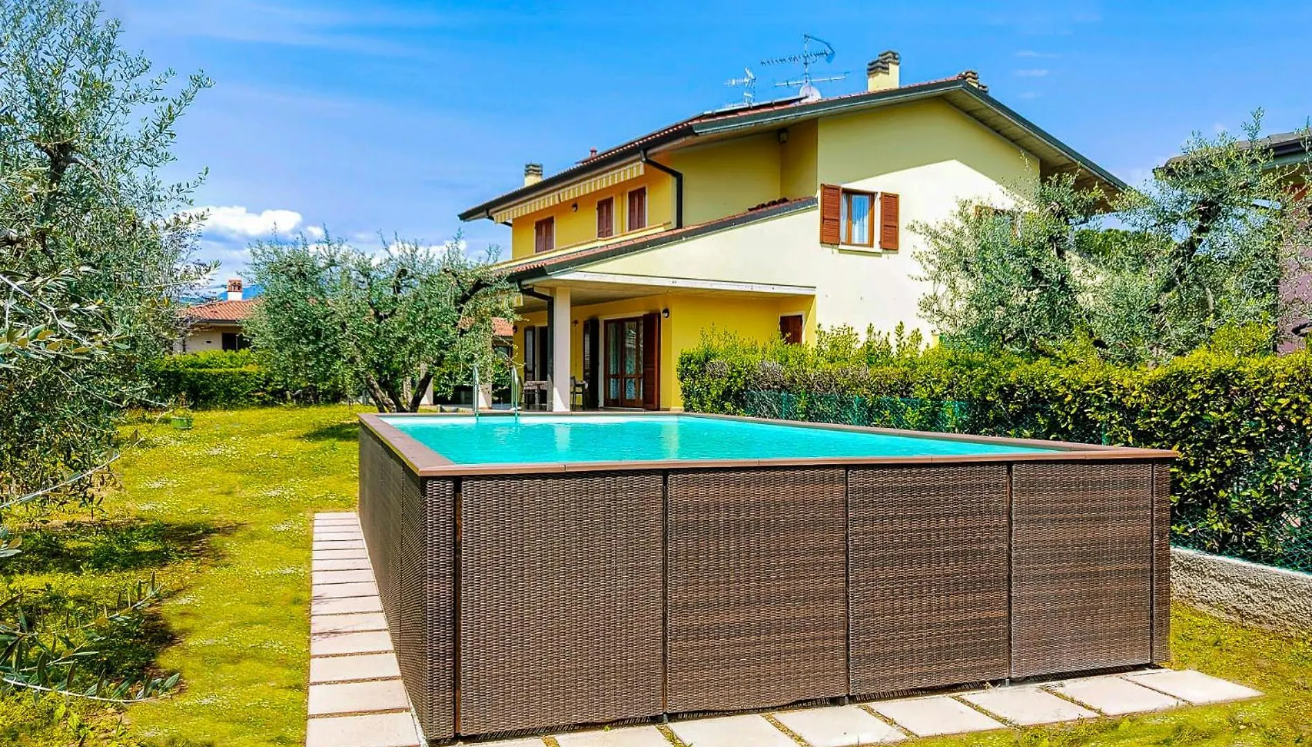 Villa Mirarino contacts